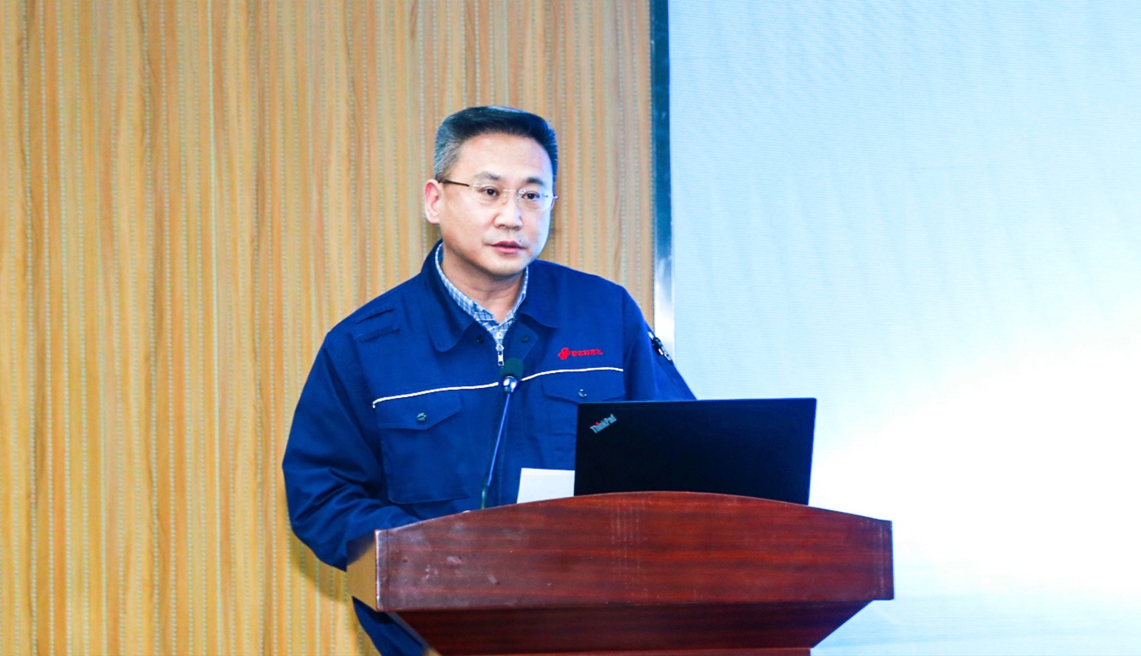 1675433294715846.jpg 白總.jpg