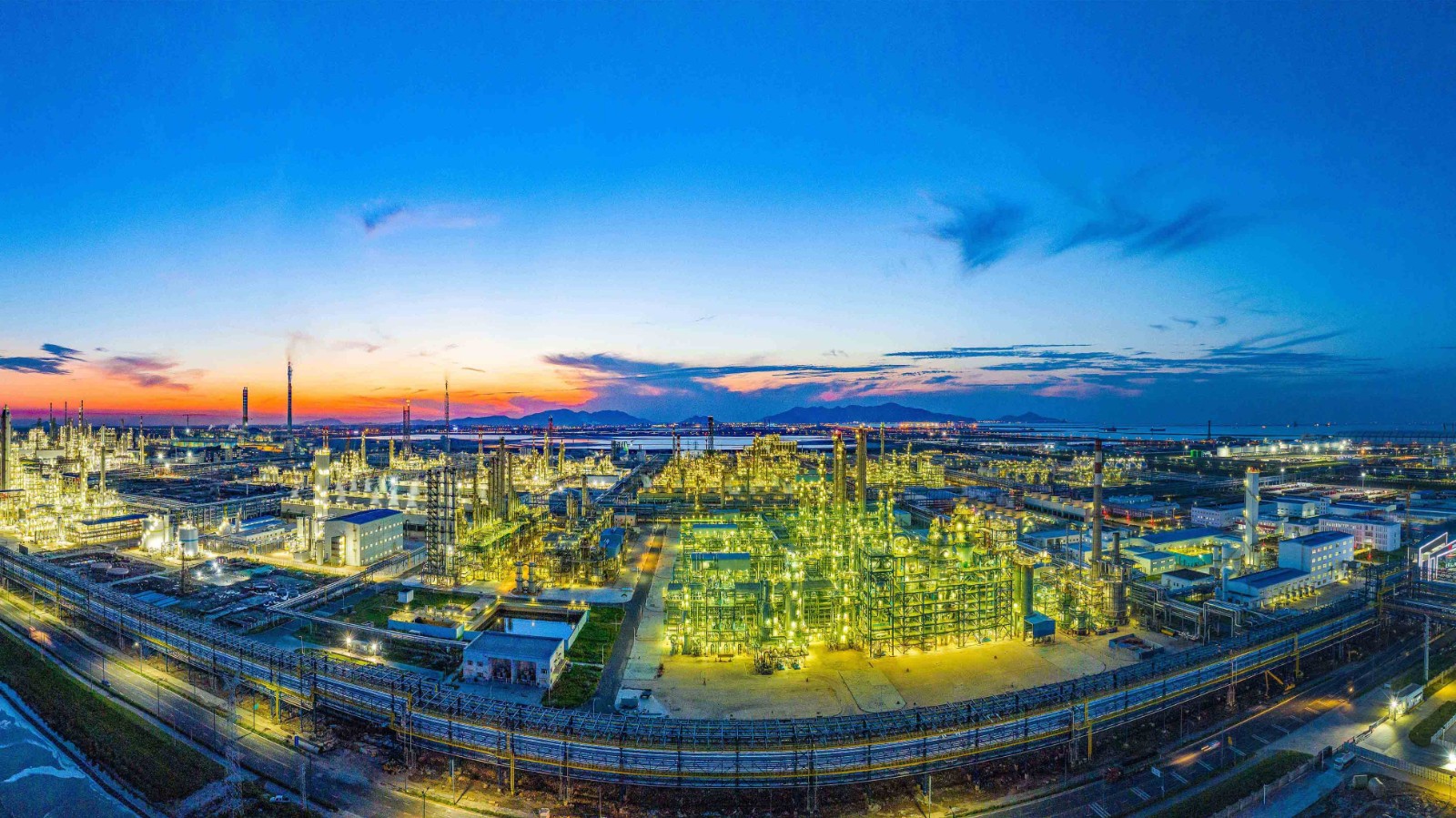 1683448509369890.jpg 斯爾邦石化晚霞.jpg