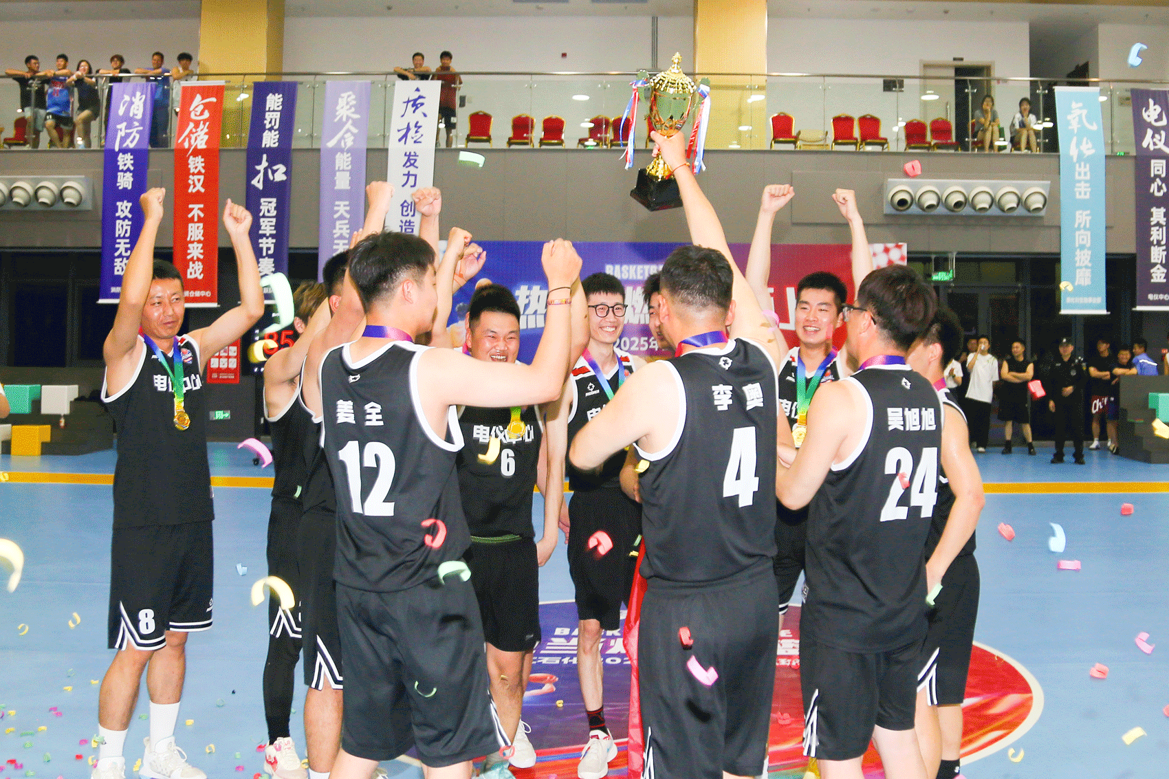 1755561849434061.gif 2.gif